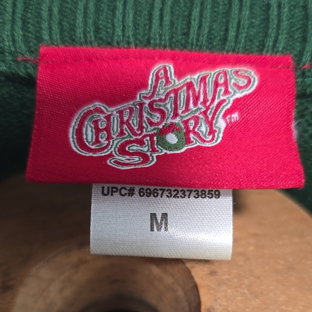 Green Novelty Sweater with Yellow Lamp Design - Picture 2 of 5